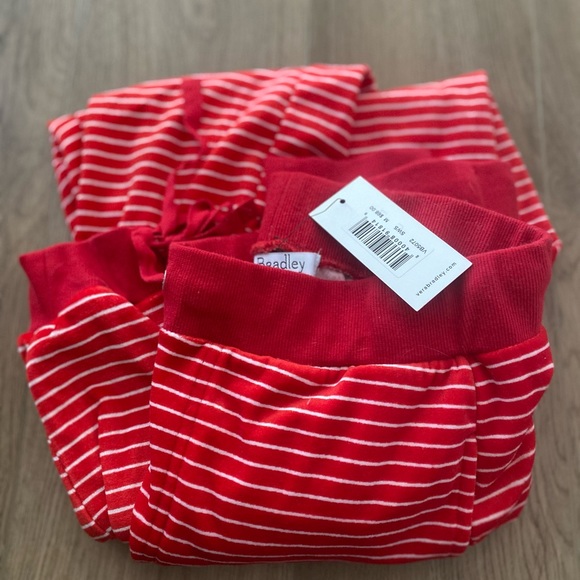 NWT Vera Bradley Velour Cozy Set - Includes Sweatshirt and Joggers - Picture 6 of 8